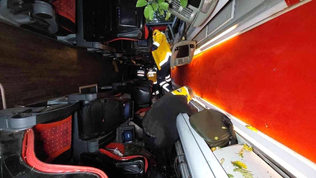 Son dakika: Samsun'da yolcu otobüsü 150 metreden dereye yuvarlandı: Ölü ve yaralılar var