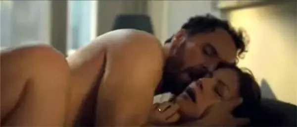 Sevişme sahnesi olay yarattı!