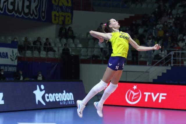 17 yaşındaki Arina Fedorovsteva, neler yaptı neler! Fenerbahçe, derbide Vakıfbank'ı 3-1 mağlup etti