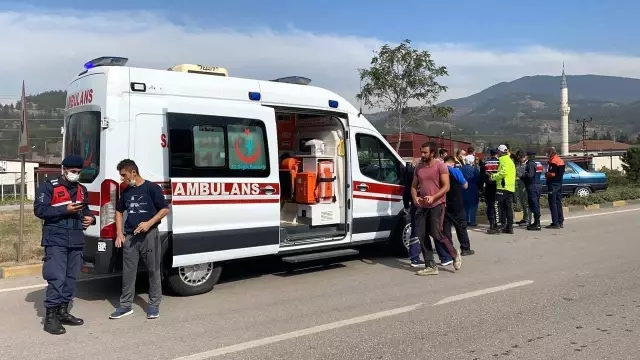 Yoldan çıkıp refüje çıktı: 2 yaralı