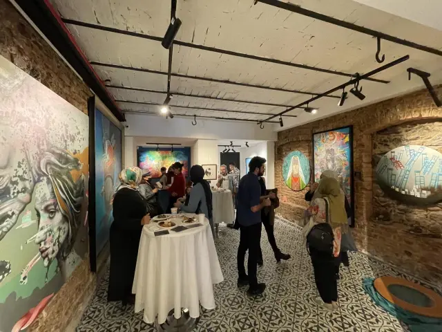 Buluşma sergisi Ruberu Sanat Galerisi'nde açıldı