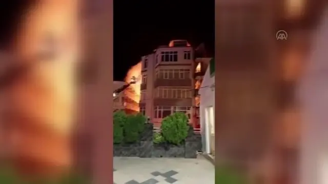 Büyükçekmece'de bir sitede çıkan yangın söndürüldü