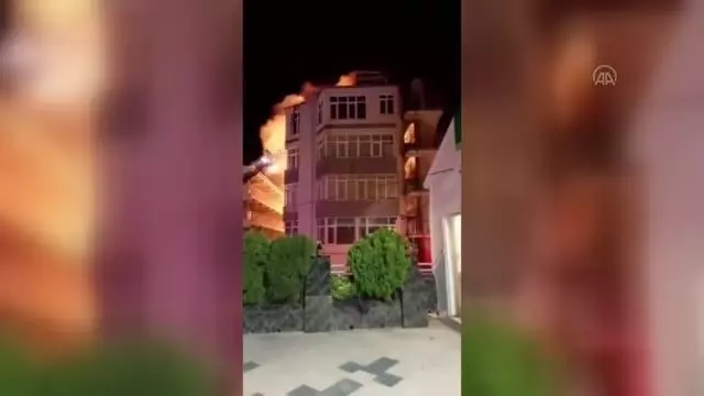 Büyükçekmece'de bir sitede çıkan yangın söndürüldü