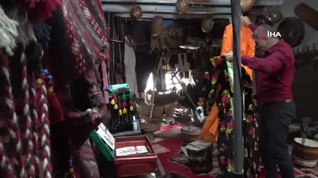 Çöplük ve ahırdan topladığı antika eserlerden Etnografya Müzesi kurdu