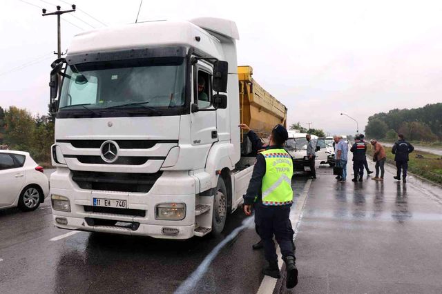 d 650 karayolunda zincirleme kaza 3 yarali 4 14467269 o