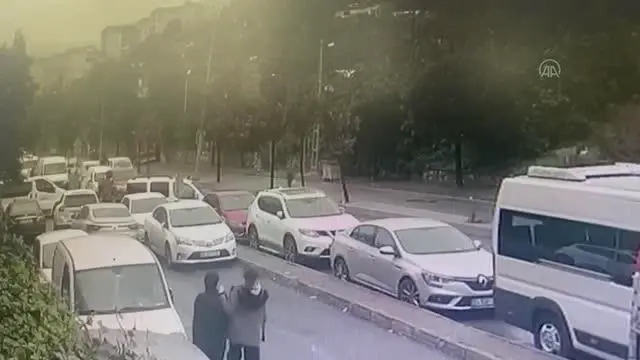 Eyüpsultan'da bir otomobilin çarptığı çocuk yaralandı