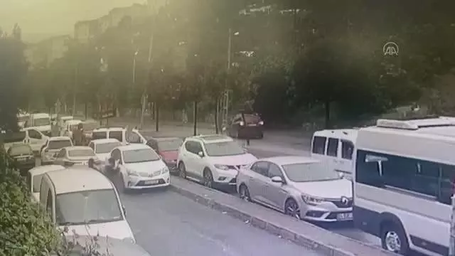 Eyüpsultan'da bir otomobilin çarptığı çocuk yaralandı