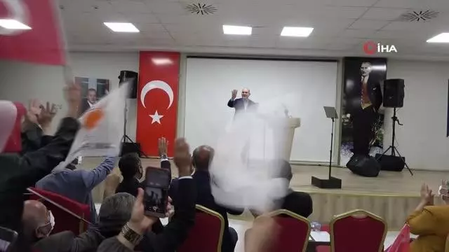 Tayyip Erdoğan dışarıya koza ördü, içeride de onlarla mücadele ediyor ve onlara fırsat sunmuyor