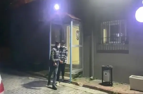 KAĞITHANE'DE ESKİ NİŞANLISININ MOTOSİKLETİNİ ATEŞE VEREN ŞÜPHELİ TUTUKLANDI