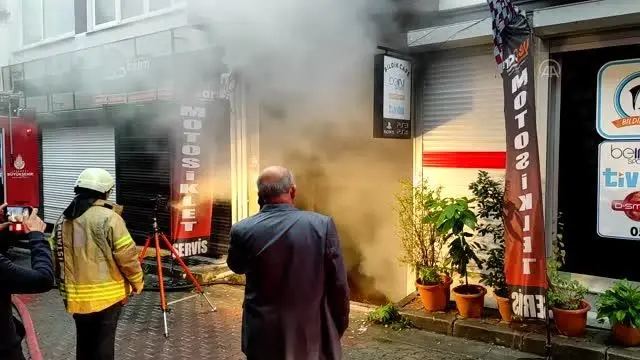 Kağıthane'de iş yerinde çıkan yangın söndürüldü
