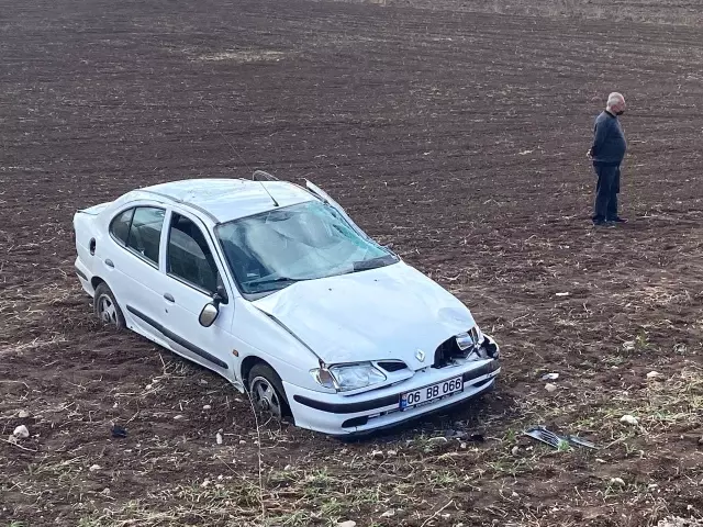 Kazada ölen kızının başından ayrılmayan baba, yürekleri paramparça etti