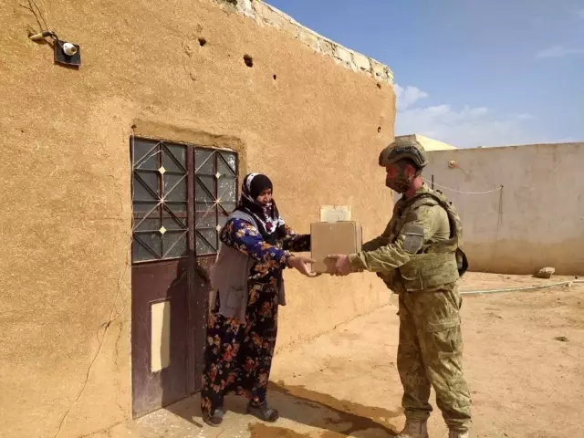 Mehmetçik Suriye'ye yardım elini uzatmaya devam ediyor