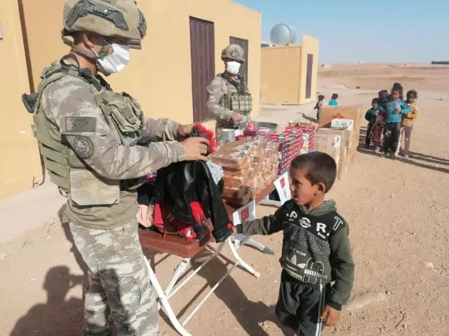 Mehmetçik Suriye'ye yardım elini uzatmaya devam ediyor