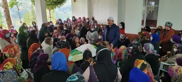OTOBÜS KAZASINDA ÖLEN 2 KADIN SON YOLCULUKLARINA UĞURLANDI