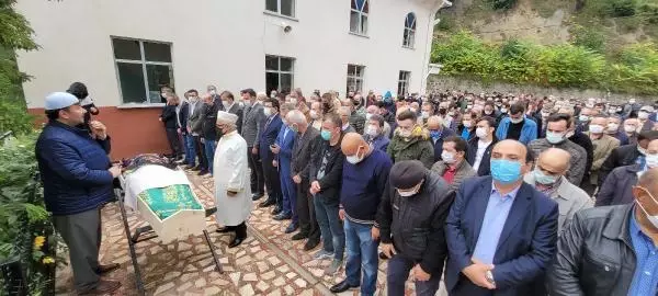 OTOBÜS KAZASINDA ÖLEN 2 KADIN SON YOLCULUKLARINA UĞURLANDI