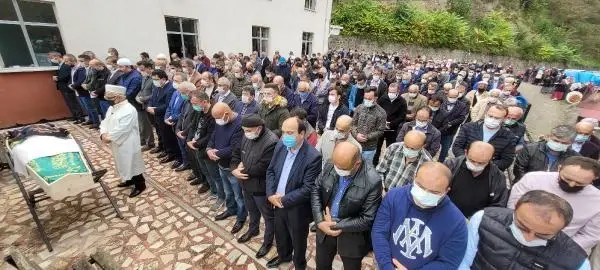 OTOBÜS KAZASINDA ÖLEN 2 KADIN SON YOLCULUKLARINA UĞURLANDI