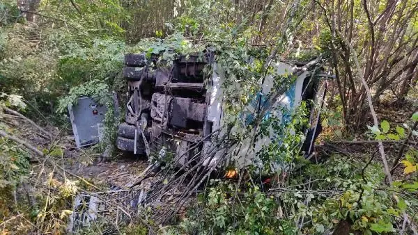 OTOBÜS KAZASINDA ÖLEN 2 KADIN SON YOLCULUKLARINA UĞURLANDI