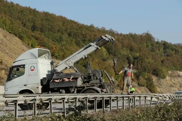 OTOBÜS KAZASINDA ÖLEN 2 KADIN SON YOLCULUKLARINA UĞURLANDI