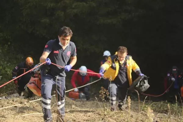 OTOBÜS KAZASINDA ÖLEN 2 KADIN SON YOLCULUKLARINA UĞURLANDI