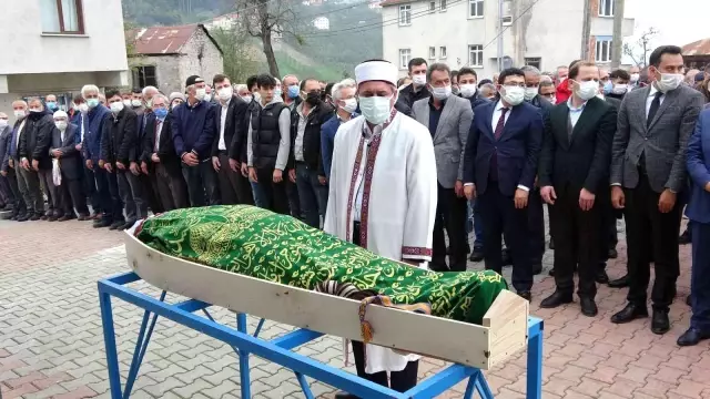 Samsun'daki otobüs kazasında hayatını kaybeden 2 kadın son yolculuğuna uğurlandı