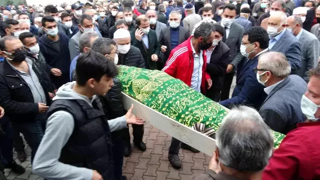 Samsun'daki otobüs kazasında hayatını kaybeden 2 kadın son yolculuğuna uğurlandı