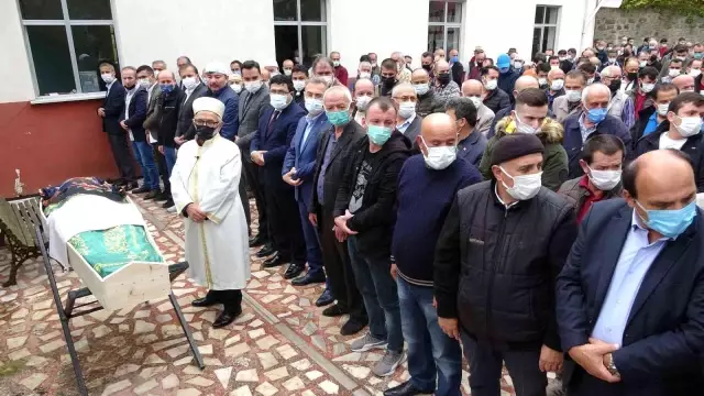 Samsun'daki otobüs kazasında hayatını kaybeden 2 kadın son yolculuğuna uğurlandı