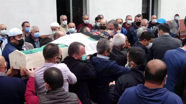 Samsun'daki otobüs kazasında hayatını kaybeden 2 kadın son yolculuğuna uğurlandı