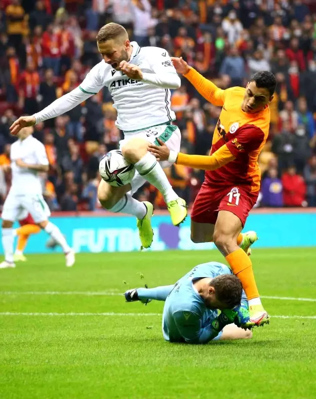 Galatasaray, sahasında Konyaspor'u tek golle geçti