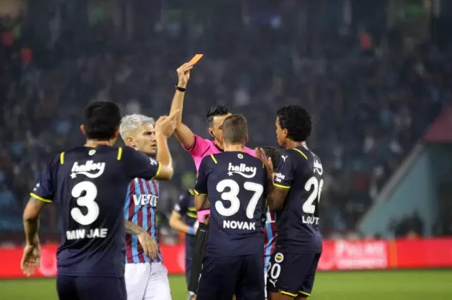 Süper Lig: Trabzonspor: 1 - Fenerbahçe: 1 (İlk yarı)