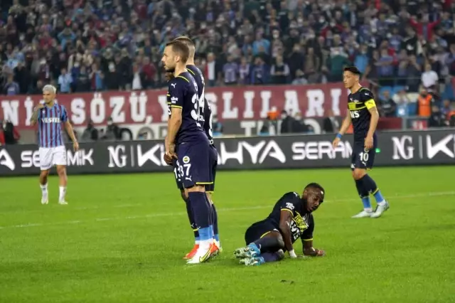 Süper Lig: Trabzonspor: 1 - Fenerbahçe: 1 (İlk yarı)