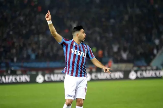 Süper Lig: Trabzonspor: 1 - Fenerbahçe: 1 (İlk yarı)
