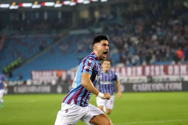 Süper Lig: Trabzonspor: 1 - Fenerbahçe: 1 (İlk yarı)