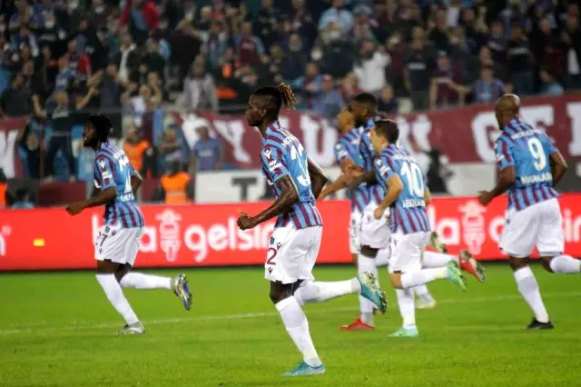 Süper Lig: Trabzonspor: 1 - Fenerbahçe: 1 (İlk yarı)