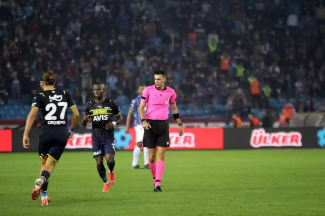 Süper Lig: Trabzonspor: 1 - Fenerbahçe: 1 (İlk yarı)