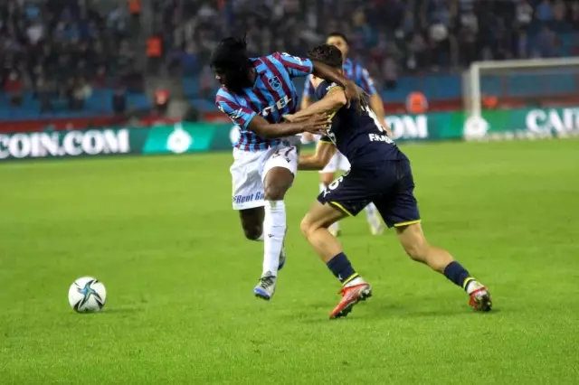 Süper Lig: Trabzonspor: 1 - Fenerbahçe: 1 (İlk yarı)