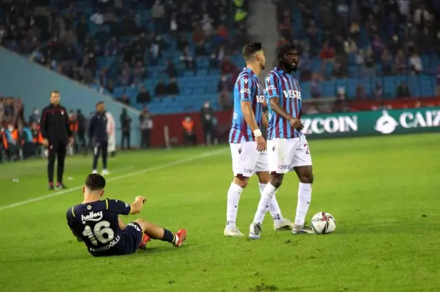 Süper Lig: Trabzonspor: 1 - Fenerbahçe: 1 (İlk yarı)