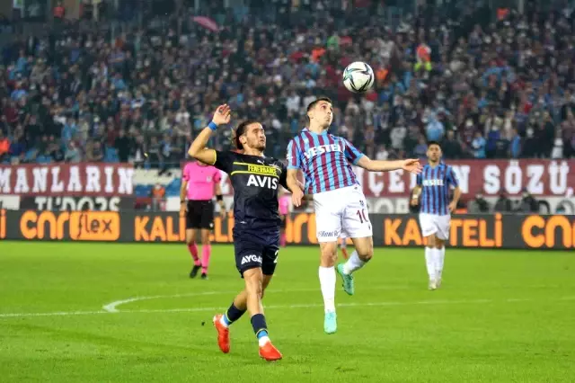 Süper Lig: Trabzonspor: 1 - Fenerbahçe: 1 (İlk yarı)