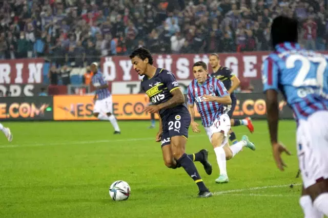 Süper Lig: Trabzonspor: 1 - Fenerbahçe: 1 (İlk yarı)