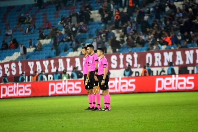 Süper Lig: Trabzonspor: 1 - Fenerbahçe: 1 (İlk yarı)