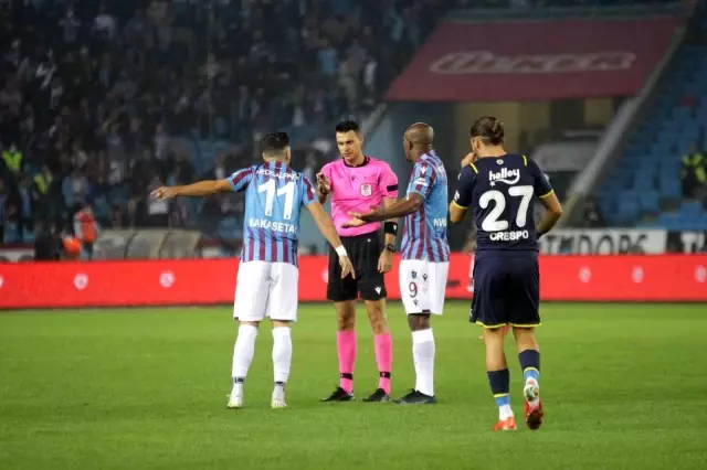 Süper Lig: Trabzonspor: 1 - Fenerbahçe: 1 (İlk yarı)