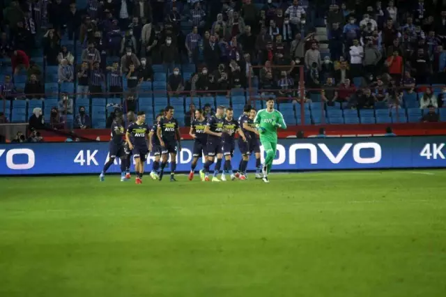 Süper Lig: Trabzonspor: 1 - Fenerbahçe: 1 (İlk yarı)