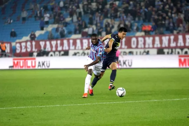 Süper Lig: Trabzonspor: 1 - Fenerbahçe: 1 (İlk yarı)