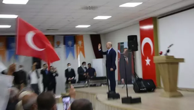 Tayyip Erdoğan dışarıya koza ördü, içeride de onlarla mücadele ediyor ve onlara fırsat sunmuyor
