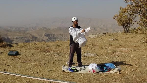 Kilosu bin lira olan balı toplamak için 150 metre tırmanıyor! Topladıklarını Cumhurbaşkanı Erdoğan'a götürecek
