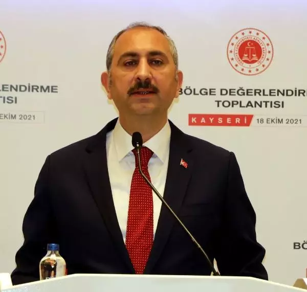 ADALET BAKANI GÜL: YARGI ASLA EL UZATILACAK BİR YER DEĞİLDİR