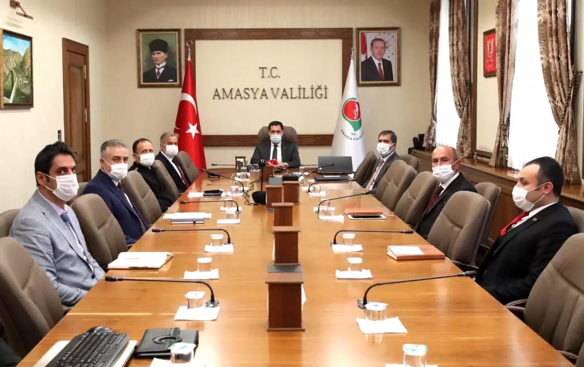 Aktif Vakaların %62'sini Oluşturan Gençlerimizin Aşılamaya İlgi Göstermesi Salgının Etkilerini Azaltmamıza Büyük Katkı Sağlayacaktır