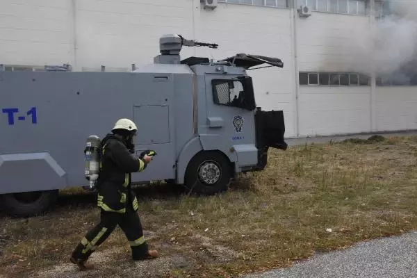 AMBALAJ FABRİKASINDAKİ YANGINA TOMA'LI MÜDAHALE