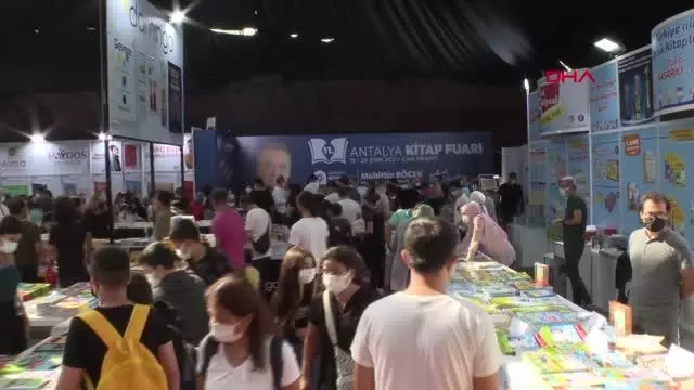 ANTALYA KİTAP FUARI'A YOĞUN İLGİ