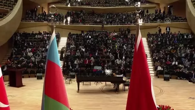 Azerbaycan'ın bağımsızlığının 30. yıl dönümü dolayısıyla konser verildi