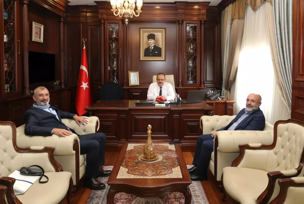 Birlik Vakfı Bursa Şube Başkanı Bayraktar ve Kuzuflex A.Ş Yönetim Kurulu Başkanı Akdemir'den Ziyaret